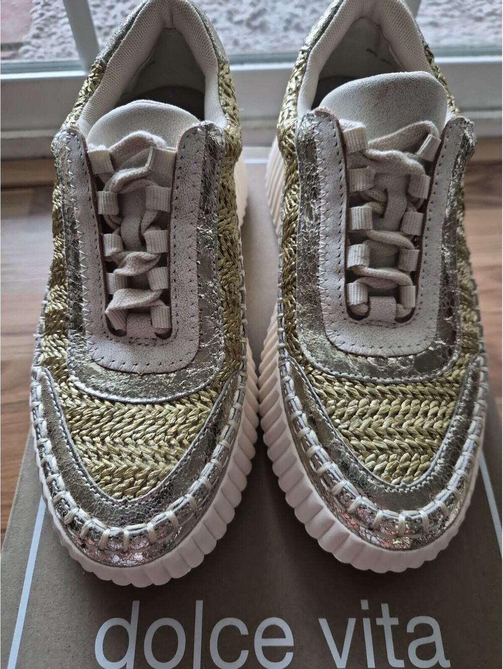 Dolce Vita Dolen Gold knit Platform sneakers women 6 NIB